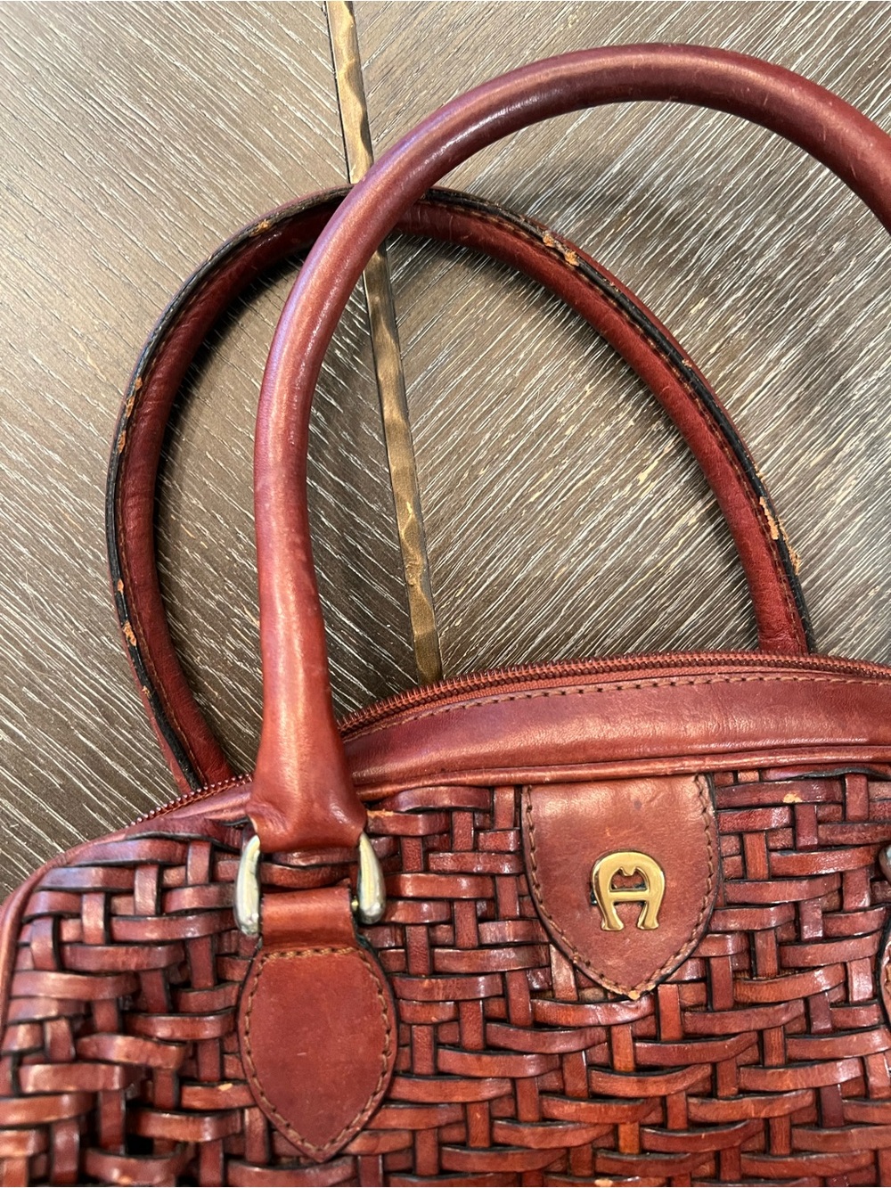 Etienne Aigner bag, well loved. See straps - Picture 6 of 7